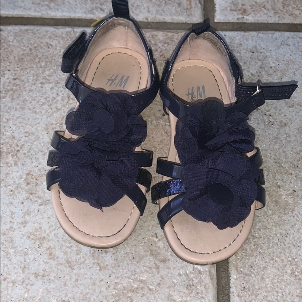 H&M toddler shoe